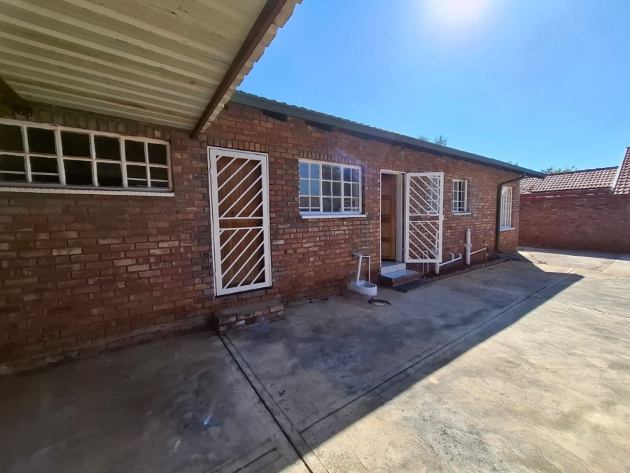 3 Bedroom Property for Sale in Geelhoutpark North West